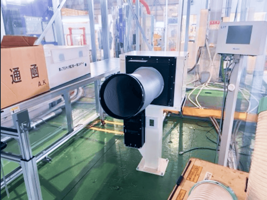 快適な環境で作業する工場のスタッフ