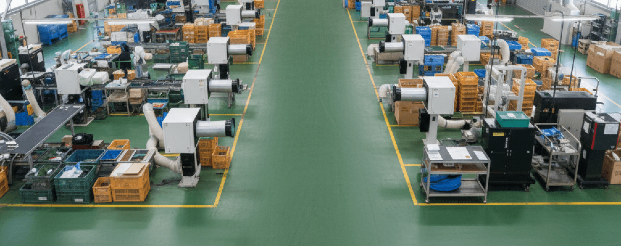 金属加工工場の内部