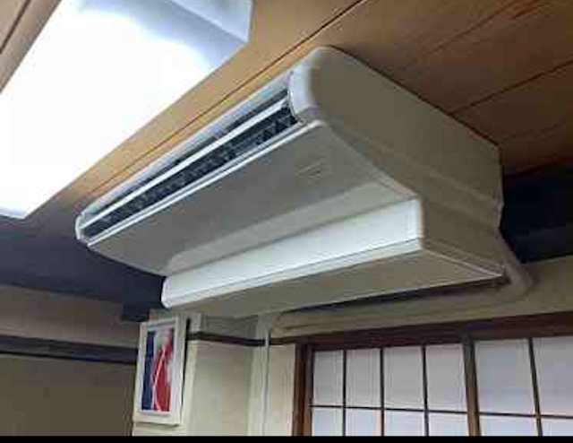 兵庫県明石市 旅館 天吊り型空気清浄機付き空調機 設置工事